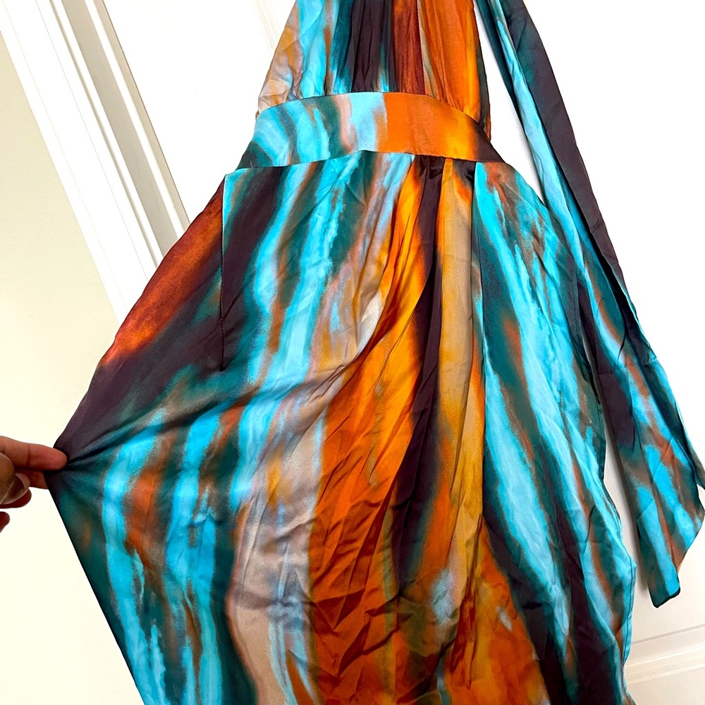 Small size vibrant fall looking dress with many looks